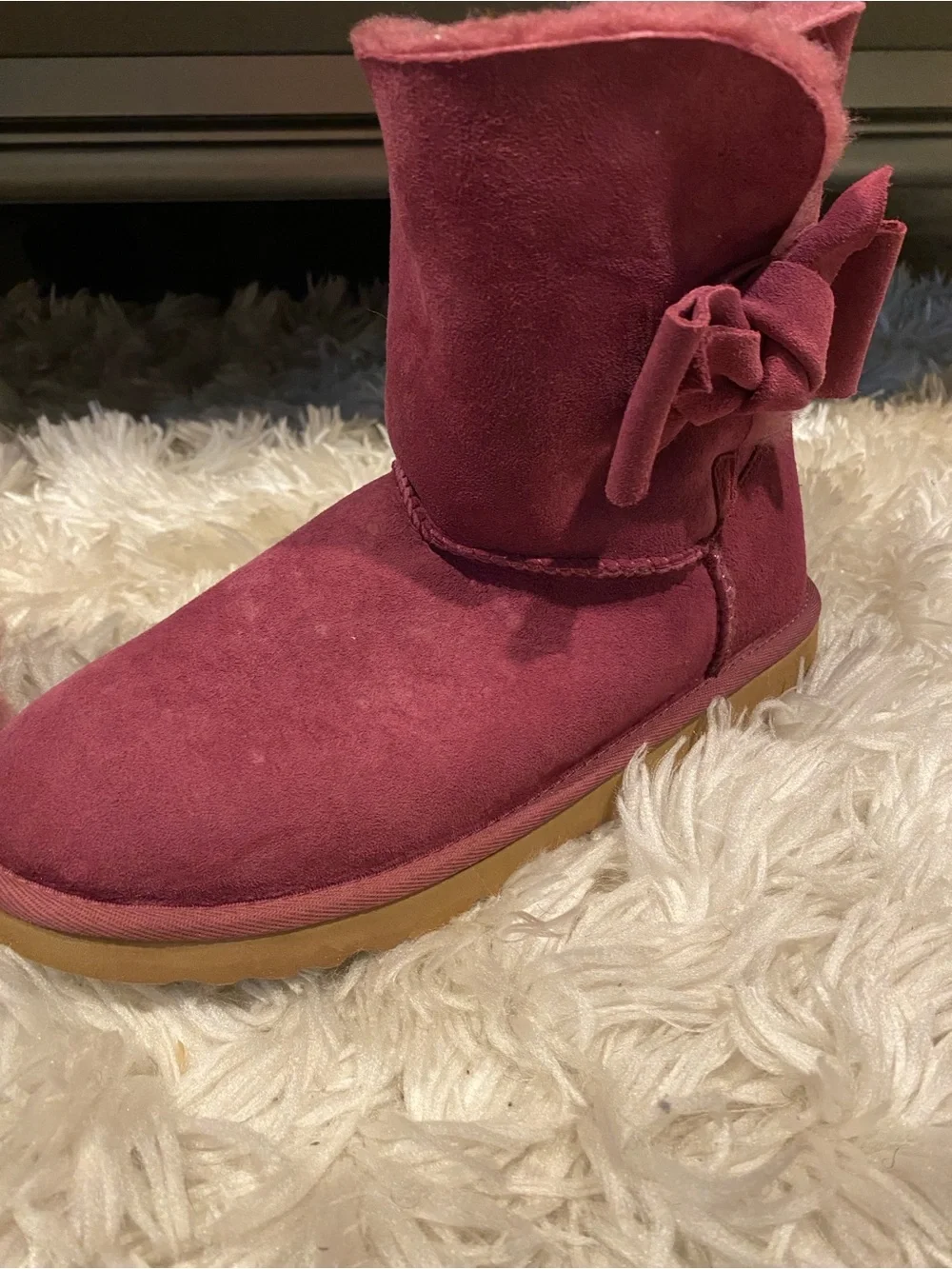 UGG Kids Daelynn Girls Boug dusty rose/mauve Suede side Bow Short Boots